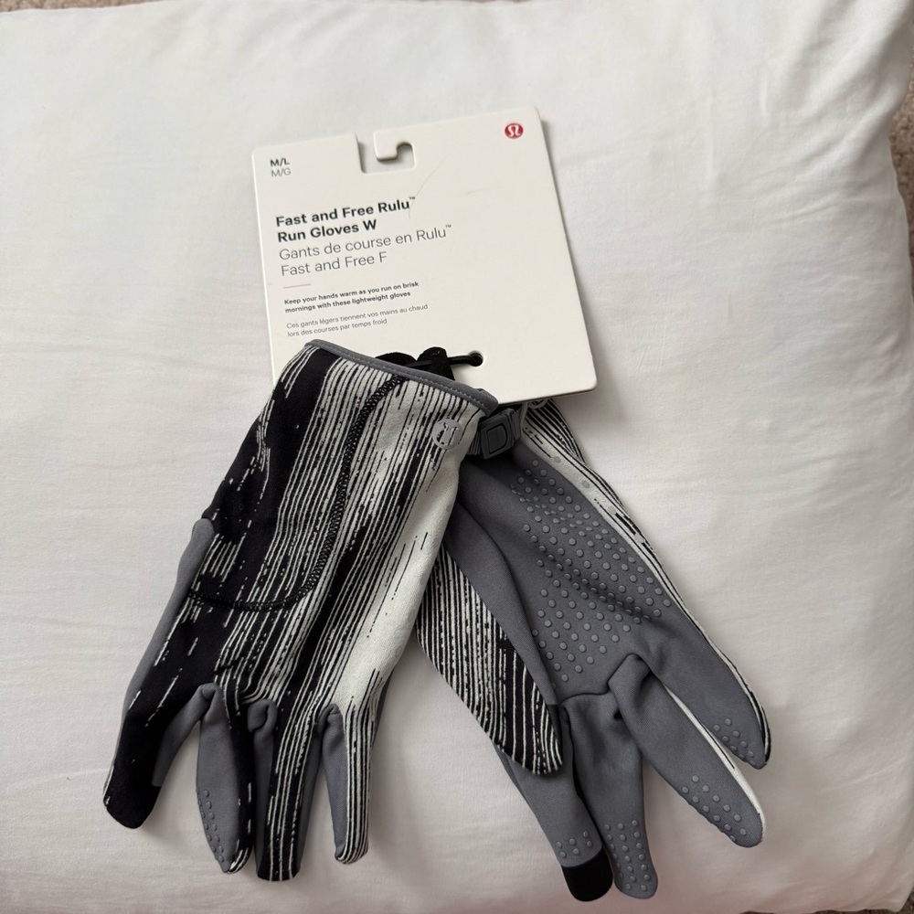 NWT Lululemon Fast and Free Rulu Run Gloves Size M/L